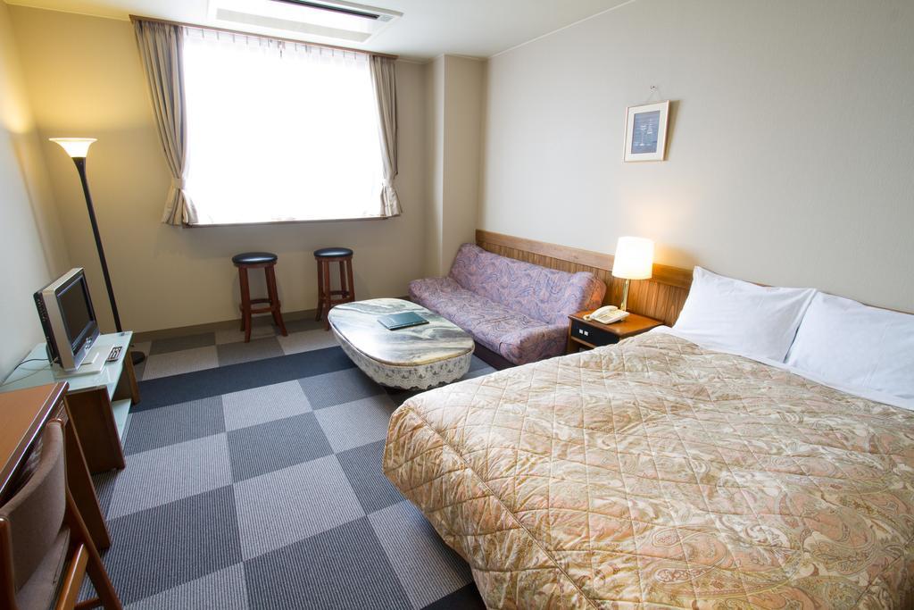 Ishiuchi Yungparunas Hotel Minamiuonuma Exterior photo