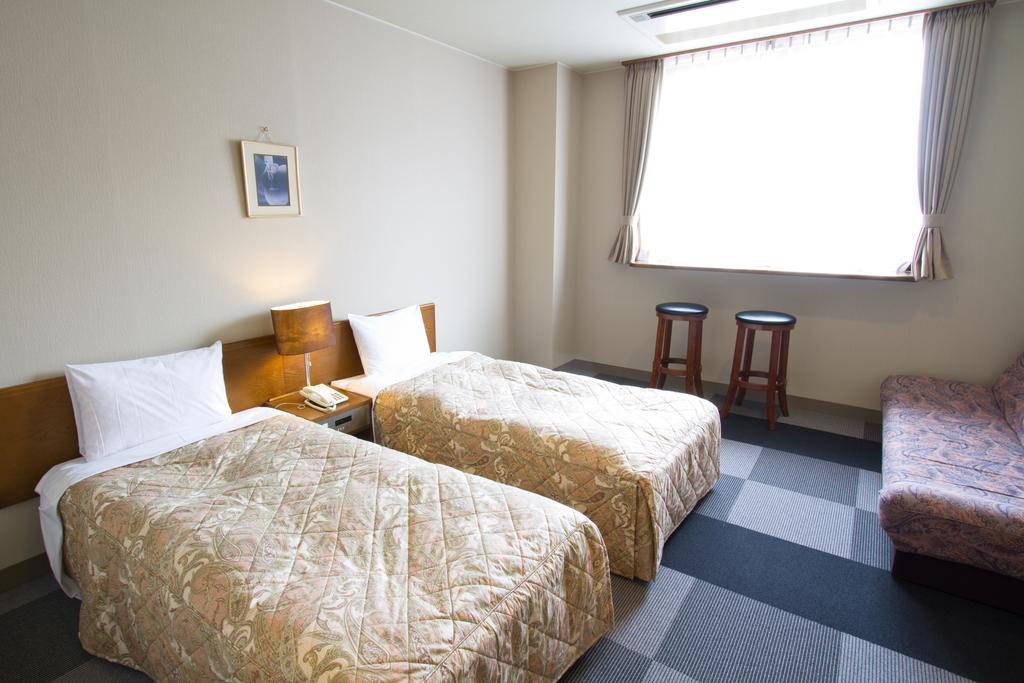 Ishiuchi Yungparunas Hotel Minamiuonuma Exterior photo