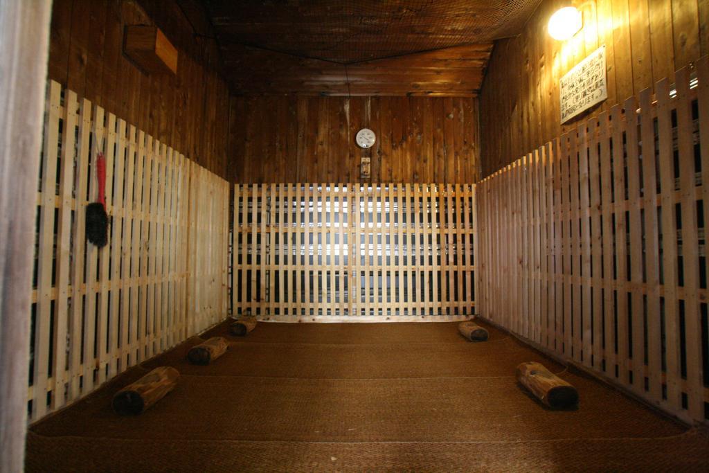 Ishiuchi Yungparunas Hotel Minamiuonuma Exterior photo