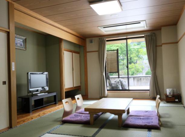 Ishiuchi Yungparunas Hotel Minamiuonuma Exterior photo